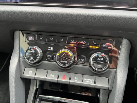 2021 Skoda Kodiaq 7 SEATER STYLE AUTOMATIC 2.0 DIESEL //HIGH SPEC//FULL LEATHER//HEATED SEATS//KEYLESS ENTRY//SAT NAV//REVERSE CAMERA// €36,950 thumbnail