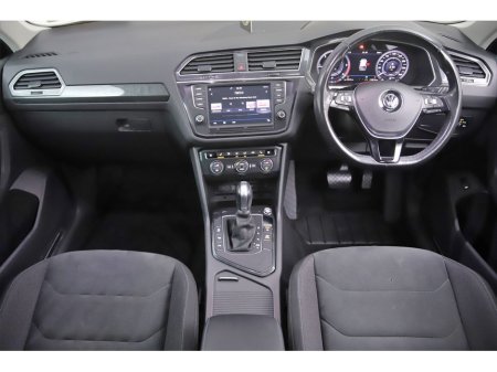2017 Volkswagen Tiguan 2.0 TDI HIGHLINE 150HP*ALLOYS*PRIVACY GLASS* €25,890 thumbnail
