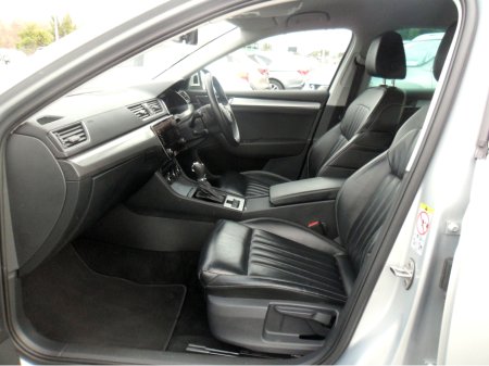 2022 Skoda Superb - thumbnail 11