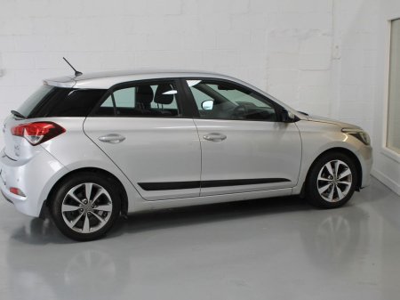 2015 Hyundai i20 - thumbnail 5