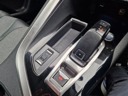 2021 Peugeot 5008 FL Allure 1.5 Blue HDI 130 AUTO €24,950 thumbnail