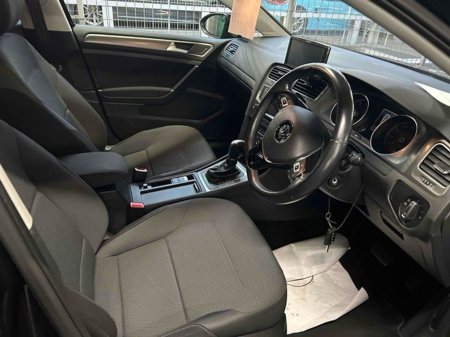 2013 Volkswagen Golf - thumbnail 3