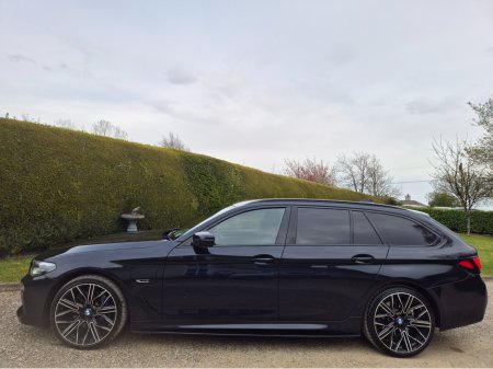 2021 BMW 5 Series - thumbnail 2