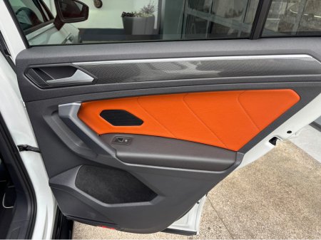 2019 Volkswagen Tiguan - thumbnail 14