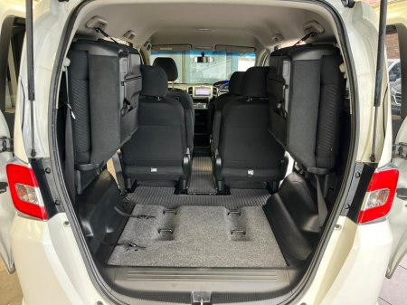 2015 Honda Freed 1.5 DAA-GP3 6 STEATS 5DR AUTO SEATS €12,900 thumbnail