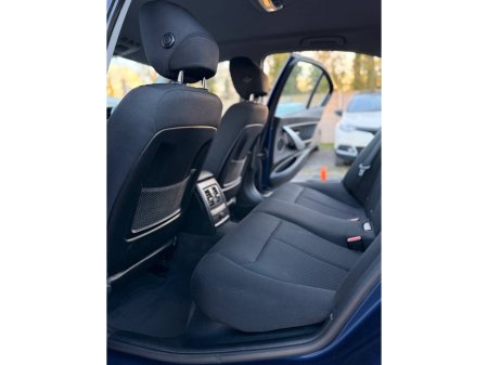 2017 BMW 3 Series - thumbnail 36