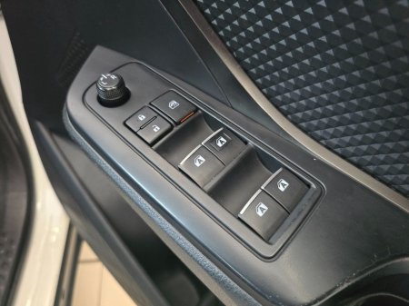 2017 Toyota C-HR - thumbnail 16