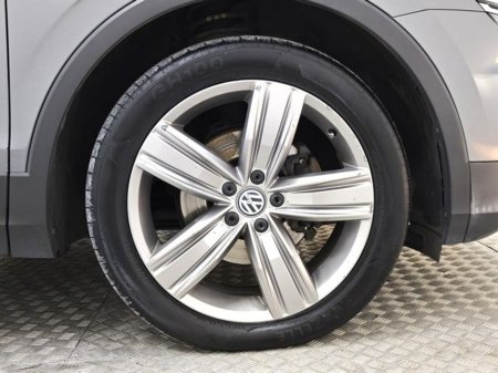 2017 Volkswagen Tiguan - thumbnail 21