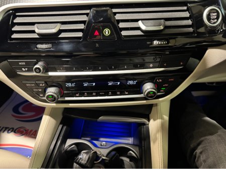 2022 BMW 5 Series - thumbnail 23