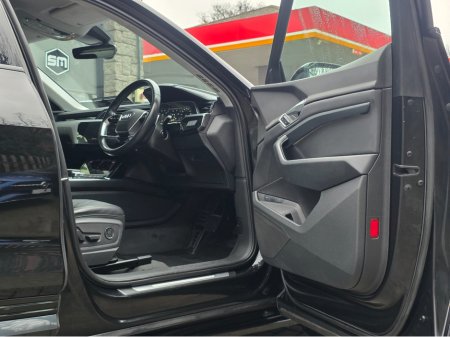 2020 Audi e-tron TECHNIK 50 QUATTRO AUTO. HUGE SPEC. FINANCE ARRANGED. SIMI. AA APPROVED. thumbnail