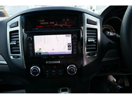 2015 Mitsubishi Pajero LWB N1 5-ST AT N 4DR A AUTO €22,000 thumbnail