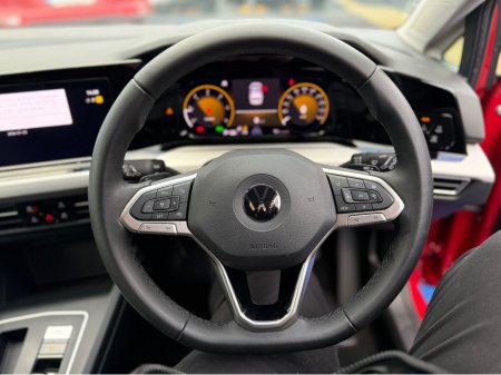 2022 Volkswagen Golf ACTIVE - 2.0L DIESEL - AUTO - 12M WARRANTY - CAR: €27,950 thumbnail