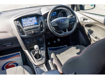 2017 Ford Focus - thumbnail 9