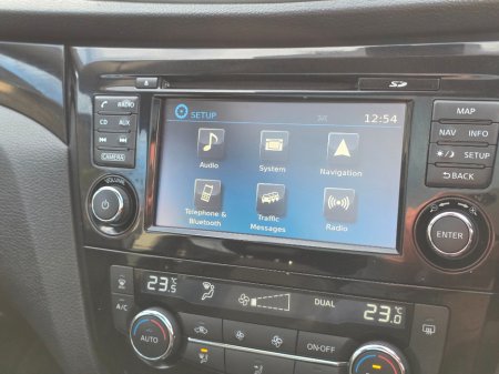 2018 Nissan Qashqai 1.2 SV CVT 18 4DR Auto €18,950 thumbnail