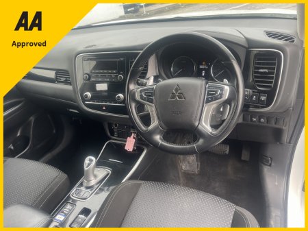 2020 Mitsubishi Outlander - thumbnail 4