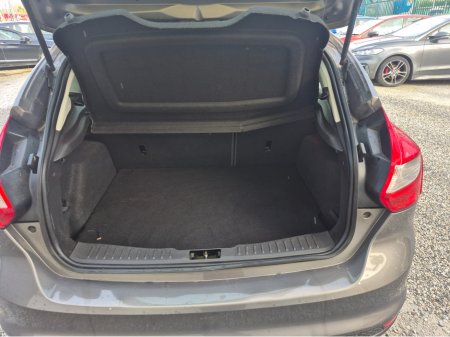 2012 Ford Focus 1.6 TDCI 95PS M6 ZETEC 4DR S/S €4,950 thumbnail