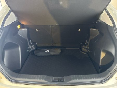 2023 Toyota Yaris Cross HYBRID LUNA €27,950 thumbnail