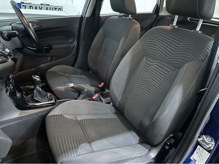 2017 Ford Fiesta 1.25 ZETEC 82PS 5DR €9,750 thumbnail
