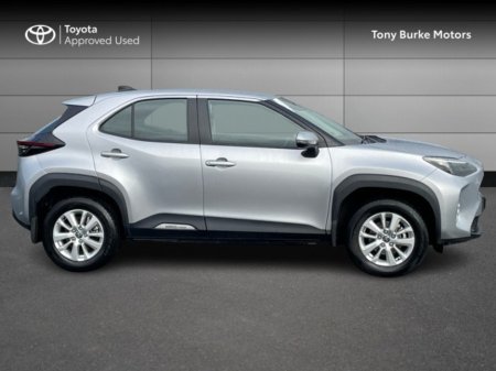 2025 Toyota Yaris Cross - Save EUR 3,000 - Luna - 1.5 Hybrid - Automatic - EUR 180 Tax // Remote Central Locking // Front Electric Windows // Rear Electric Windows // Electric Mirrors // Finger Tip Stereo Controls €30,850