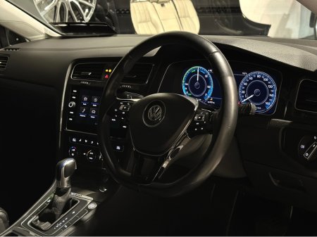 2020 Volkswagen Golf E 136 BHP AUTO E-GOLF €13,950 thumbnail