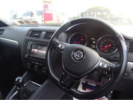 2016 Volkswagen Jetta TRENDLINE 2.0 TDI MANUAL 5SPEED 110BHP 4DR €8,750 thumbnail