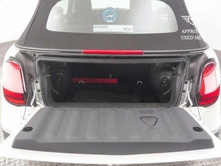 2025 MINI Hatch Cooper C €44,900 thumbnail