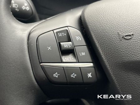 2023 Ford Kuga 2.5 Duratec 225PS PHEV Vignale *Solar Silver* €33,950 thumbnail