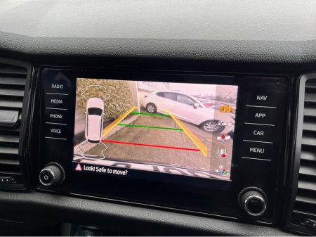 2020 Skoda Kodiaq SPORTLINE 7 SEATER AUTOMATIC 150BHP 2.0 DIESEL //PANORAMIC GLASS ROOF//HEATED SEATS AND STEERING WHEEL//REVERSE CAMERA// €33,950 thumbnail