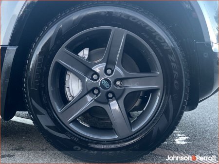 2024 Land Rover Defender 110 2.0 Si4 PHEV S (Land Rover Warranty until 2029) €89,900 thumbnail