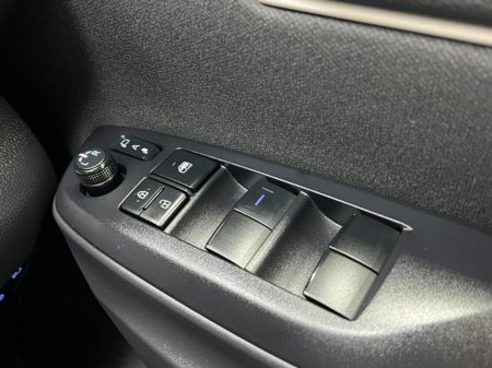 2021 Toyota Yaris - thumbnail 28