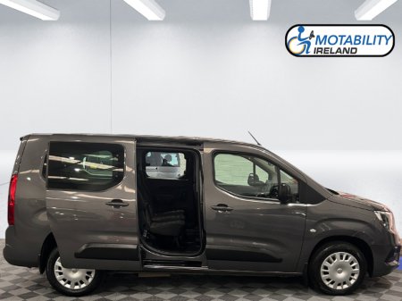 2022 Opel Combo Wheelchair Accessible €37,995