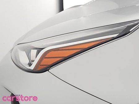 2019 Toyota Prius - thumbnail 17