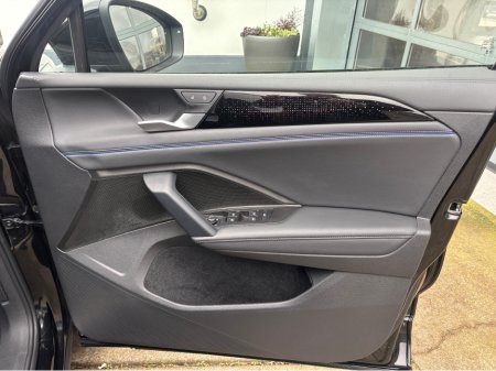 2025 Volkswagen Tiguan R-LINE ETSI S-A TSI DSG €49,900 thumbnail