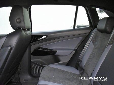 2022 Volkswagen ID.4 LIFE 77kWh 204HP €24,888 thumbnail