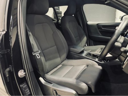 2023 Volvo XC40 - thumbnail 10