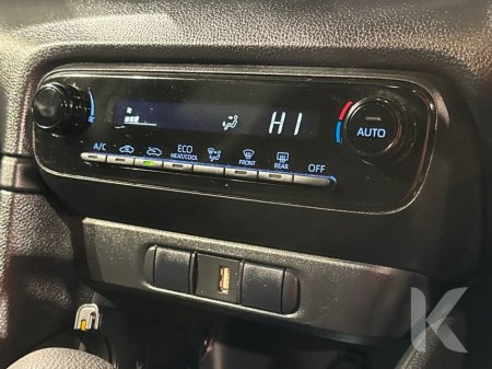 2020 Toyota Yaris - thumbnail 18