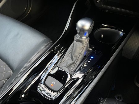 2023 Toyota C-HR SOL MODELLISTA AUTOMATIC HYBRID 1.8 PETROL //360 PARKING CAMERAS//ADAPTIVE CRUISE CONTROL//HALF LEATHER HEATED SEATS//KEYLESS ENTRY// €29,950 thumbnail