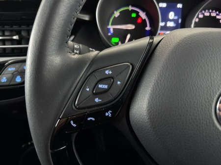 2023 Toyota C-HR HYBRID SPORT €31,450 thumbnail
