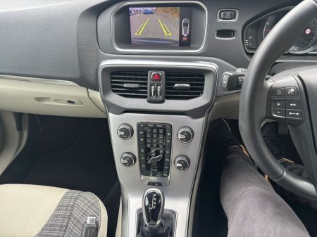 2019 Volvo V40 - thumbnail 13