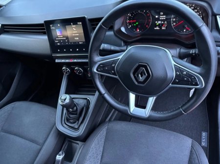 2022 Renault Clio Dynamique SCe 65 €14,000 thumbnail
