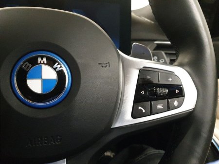 2024 BMW 3 Series - thumbnail 18