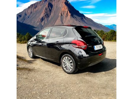 2017 Peugeot 208 1.2 Puretech 82 bhp Allure 5dr