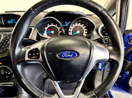 2015 Ford Fiesta MCA ZETEC 1.0 65PS M5 4DR 5DR €7,990 thumbnail