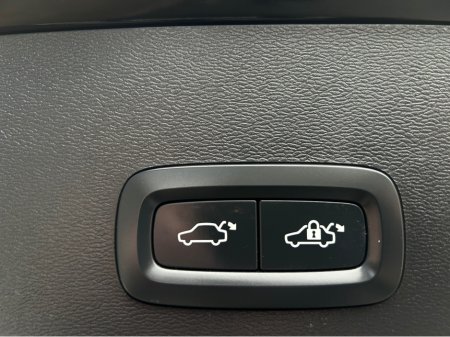 2023 Volvo XC40 - thumbnail 27