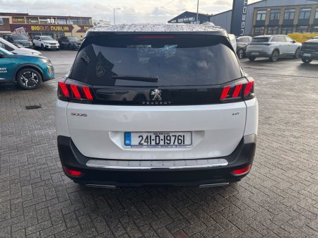 2024 Peugeot 5008 1.2 Hybrid 136bhp E-DCS6 GT €40,950 thumbnail