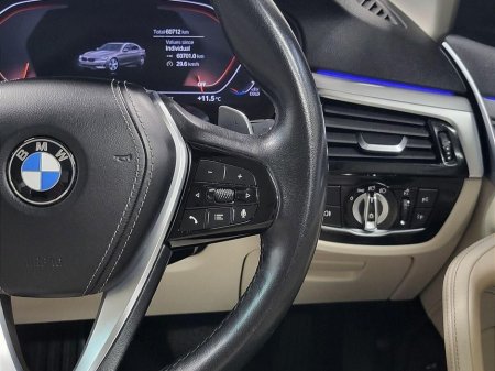 2022 BMW 5 Series - thumbnail 18