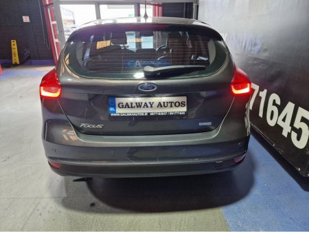 2016 Ford Focus - thumbnail 8