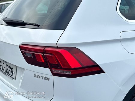 2017 Volkswagen Tiguan - thumbnail 19