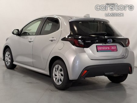 2021 Toyota Yaris 1.5 HYBRID €17,880 thumbnail