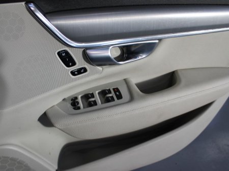 2019 Volvo V90 D4 MOM 5DR Auto €29,499 thumbnail